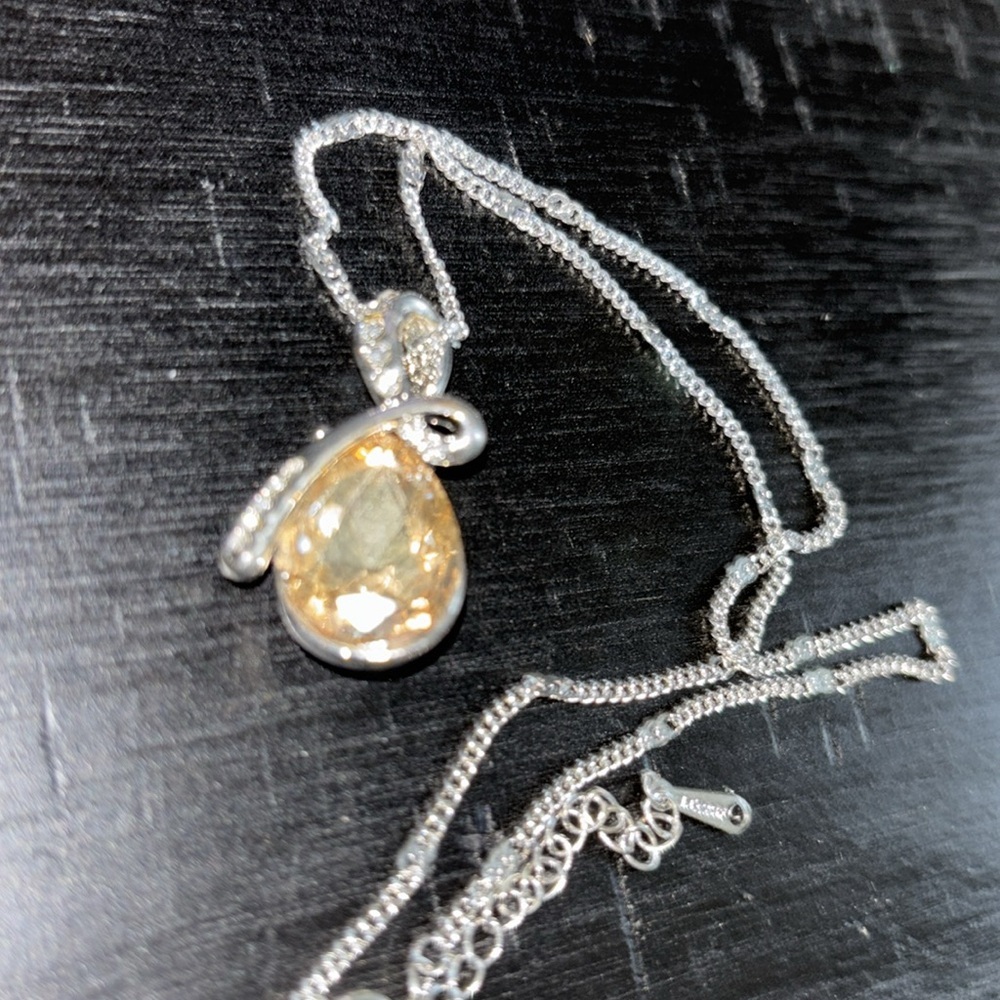 Silver Tone 18 KRGP Gold Plated Teardrop Rhinestone Charm Necklace Peach - Picture 4 of 11